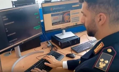 “Scambio di foto e video di minori a sfondo sessuale”, arrestati un giornalista e una professoressa