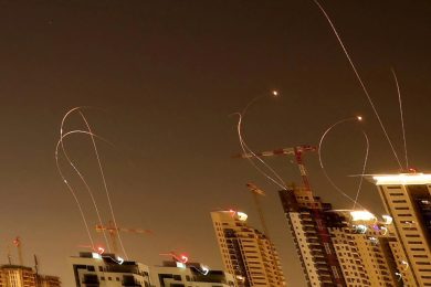 Guerra in Iran, le ultime news in diretta | Le prospettive di pace durano poco, nuovi attacchi e tensione nell’area del Golfo