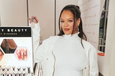 USA, almeno 10 spari contro la villa di Rihanna: la pop star era in casa, illesa