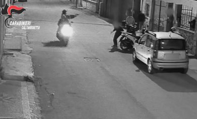 VIDEO | Gela, tenta di uccidere il cugino: arrestato 19enne pregiudicato