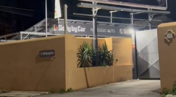 Il raid alla Sicily by car a Palermo, i proiettili hanno colpito anche delle case