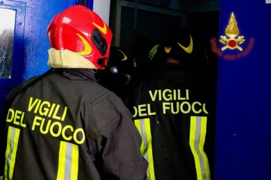 Roma: donna caduta in pozzo recuperata da vigili fuoco, ferita ma cosciente