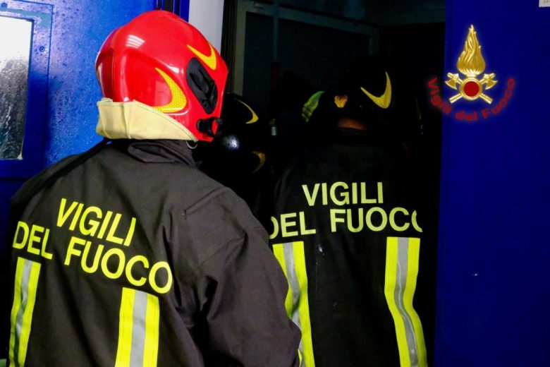 Roma: donna caduta in pozzo recuperata da vigili fuoco, ferita ma cosciente