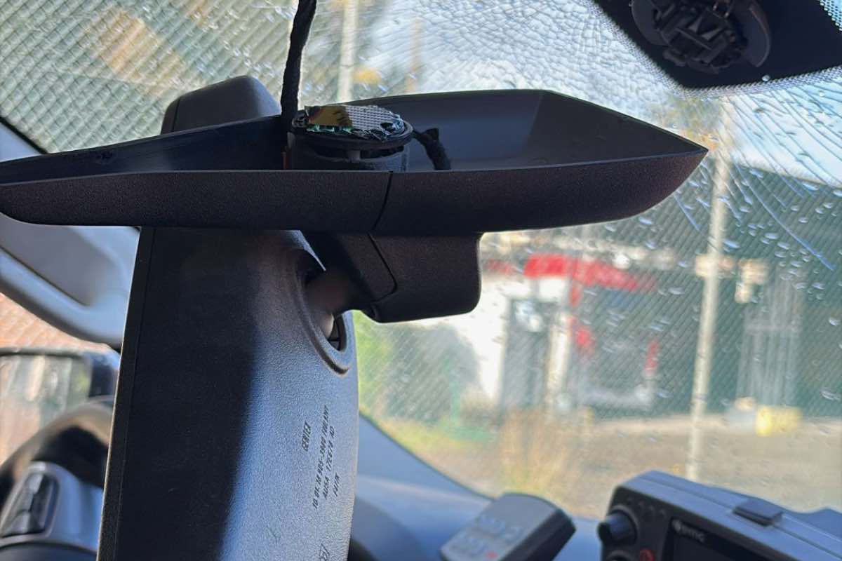 FOTO – Palermo, circa 80 gli interventi dei VdF nelle ultime ore per incendi di Vampe: tra i mezzi danneggiati anche quelli degli operatori