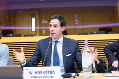 Commissione Ue modifica riserva stabilità di mercato quote Ets