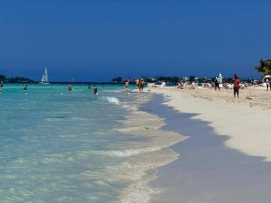 Viaggio in Giamaica tra mare, jerk e campioni dello sprint