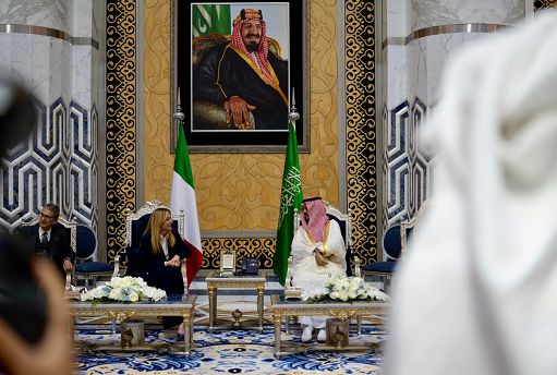 Blitz Meloni nei Golfo: no emergenza ma rafforziamo sicurezza energetica