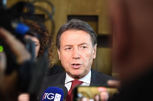 Iran, Conte: dopo ultimatum Trump basta posizioni ambigue da Meloni