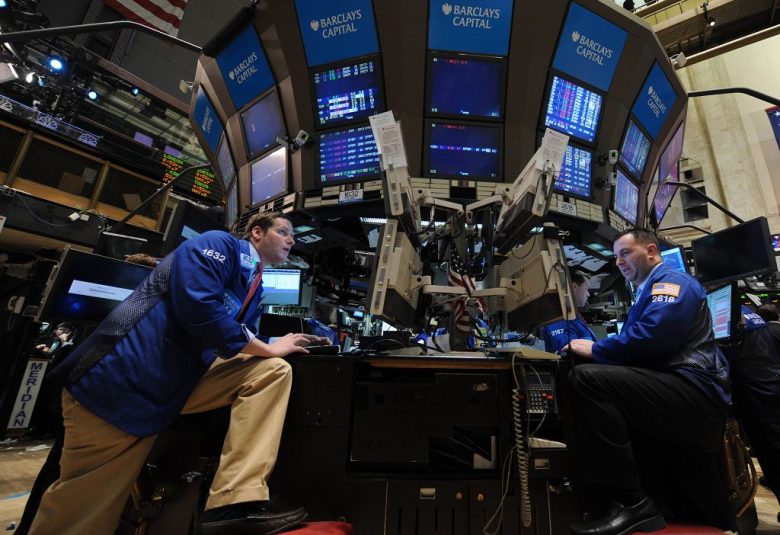 Wall Street chiude in deciso rialzo, giù il petrolio: Dow Jones +2,8%