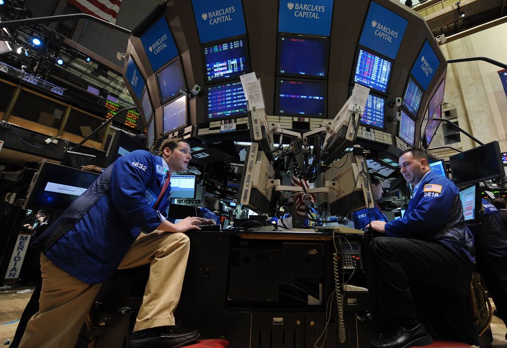 Wall Street chiude in deciso rialzo, giù il petrolio: Dow Jones +2,8%