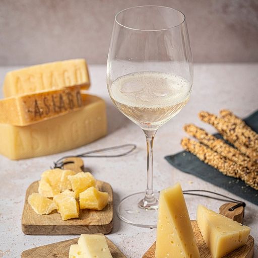 L’Asiago Dop al Vinitaly porta la gastronomia regionale contemporanea