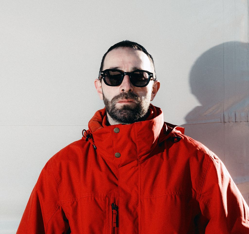 Fausto Lama continua a raccontarsi da solista con “Giovani Bukowski” Fausto Lama continua a raccontarsi da solista con “Giovani Bukowski”