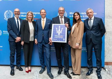 Maserati: francobollo speciale per il centenario del logo del Tridente