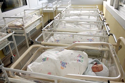 Inps: bonus nuovi nati anche nel 2026, una tantum da 1.000 euro a bambino