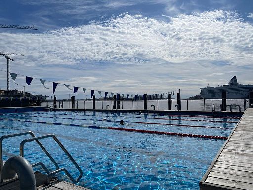 Ricerca Evaneos: solo 29% italiani usa AI per i viaggi