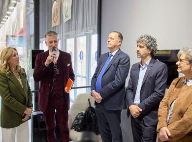 Vinitaly, Giuli all’inaugurazione della mostra di Zenato Academy “MAYA”