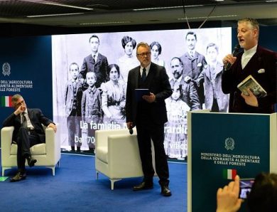 Vino, “Radici”: il libro di Mastroberardino presentato a Vinitaly