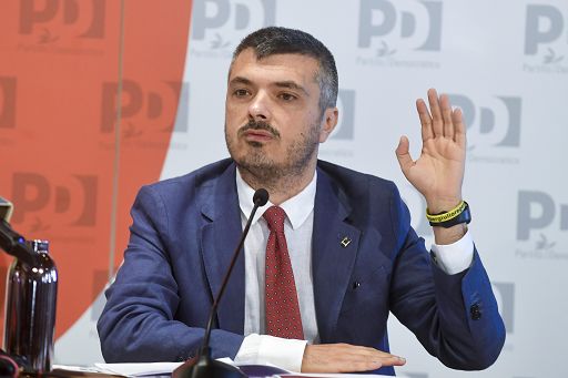 Iran, Pd in Aula: Meloni intervenga, Papa insultato Trump arrogante