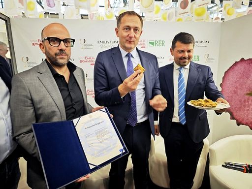 Comm. Hansen a Vinitaly incontra produttori Erbazzone Reggiano Igp
