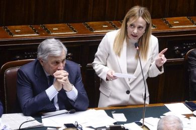 Iran, Meloni: Ue sospenda Patto stabilità, agire tardi sarebbe errore enorme