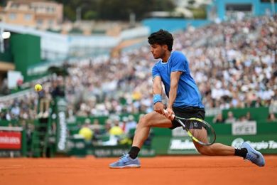 Tennis, Alcaraz, esordio vincente a Barcellona