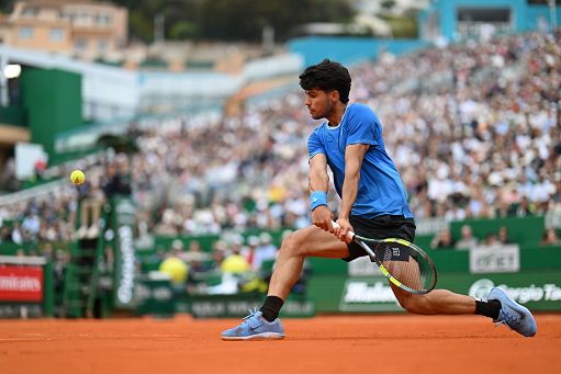 Tennis, Alcaraz, esordio vincente a Barcellona