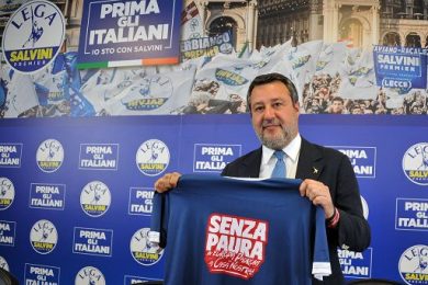 Lega, Salvini prepara piazza Duomo: pro-pace e anti-Ue per far dimenticare Trump