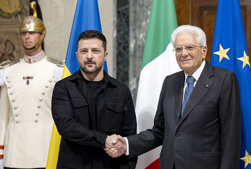 Ucraina, Zelensky a Mattarella: grazie per sostegno, priorità pace giusta
