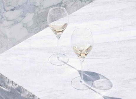 Franciacorta Studio: vino, marmo e design alla Milano Design Week