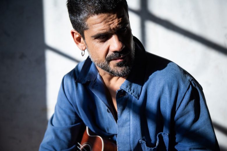 Nuovo percorso artistico per Mannarino con “Per un po’ d’amore”