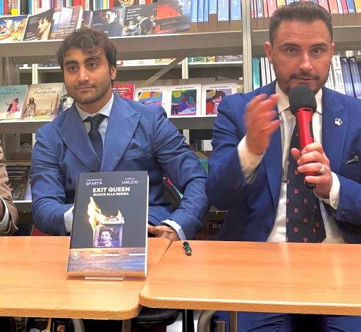 ”Exit Queen”: nel centenario di Elisabetta II il Regno è sotto scacco