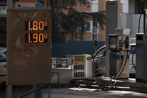 Dl carburanti passa al Senato, scintille in aula su accise e deficit-Pil