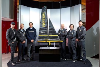 Ferrari svela la livrea di Hypersail alla Design Week