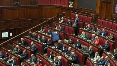 Dl sicurezza, ok definitivo tra inno di Mameli e proteste opposizioni