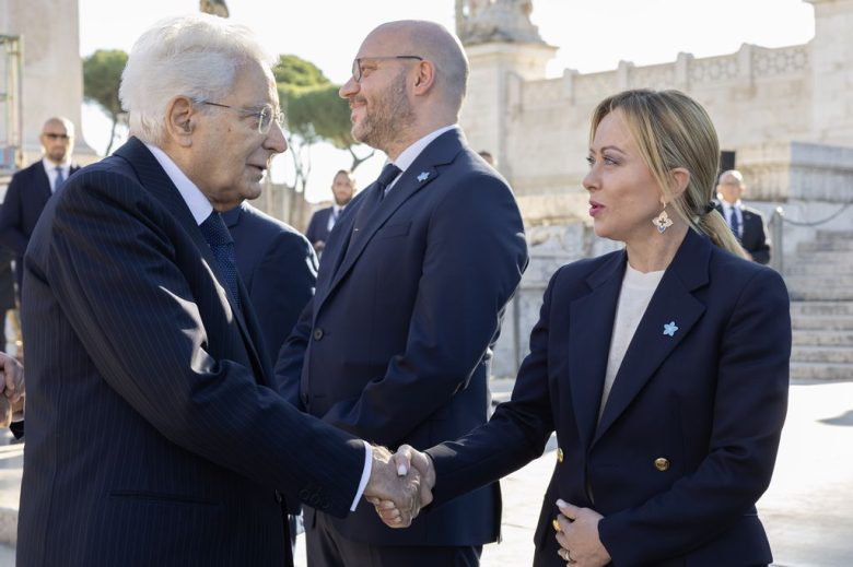 25 aprile, Mattarella ha reso omaggio ad Altare Patria. Atteso nelle Marche