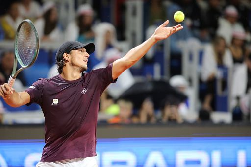 Tennis, Darderi al terzo turno a Madrid