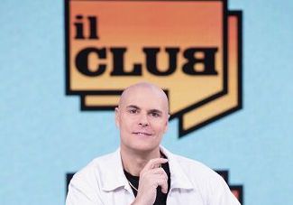 Tv, su RaiPlay il talk-show musicale “Il Club-Canzoni sotto la pelle”