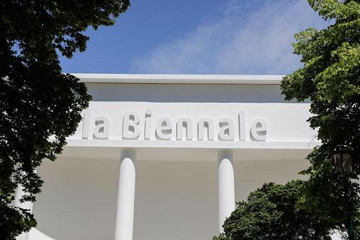 Biennale Arte, si dimette la giuria internazionale
