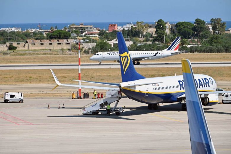 Volo Catania-Atene nel caos, il racconto di un passeggero: “Confusione e spavento”. Ryanair al QdS: “Ecco cosa è successo”
