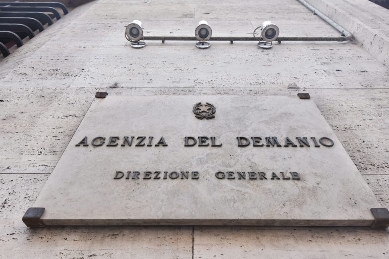 L’Agenzia del Demanio alla ricerca di impiegati amministrativi: requisiti, contratto e domanda