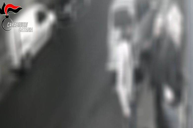 VIDEO | La lite al bar, l’aggressione e il sangue: le immagini del caso di Randazzo