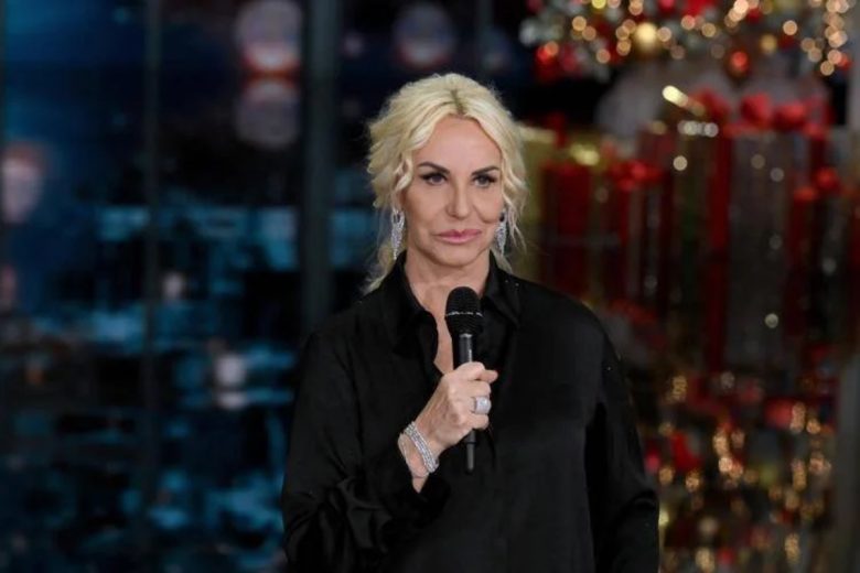 Antonella Clerici, il retroscena shock: “Rimasi incinta e mi fecero fuori dal programma, fu vergognoso”