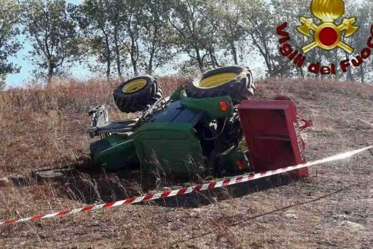 Travolto dal trattore in campagna, inutili i soccorsi: morto un 70enne nel Palermitano