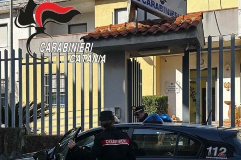Brutale pestaggio alla zia quasi novantenne per un paio di calzini: arrestato un 69enne nel Catanese