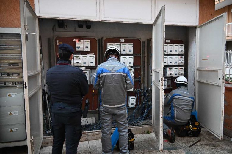 Furto di energia elettrica a Palermo, 13 denunciati tra Brancaccio e Ciaculli