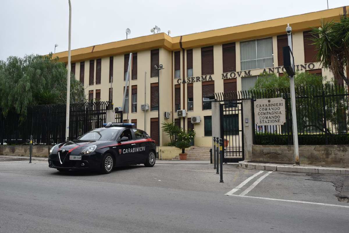 Ruba rame alla stazione e manda in tilt i treni, arrestato nel Palermitano