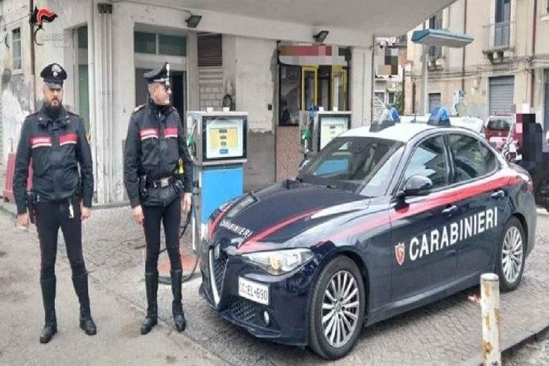 Rapina a mano armata al distributore di carburante a Paternò, due arresti