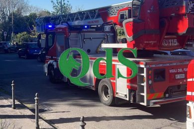 “Cortocircuito” nel Catanese, evacuata intera palazzina: in corso l’intervento dei VdF
