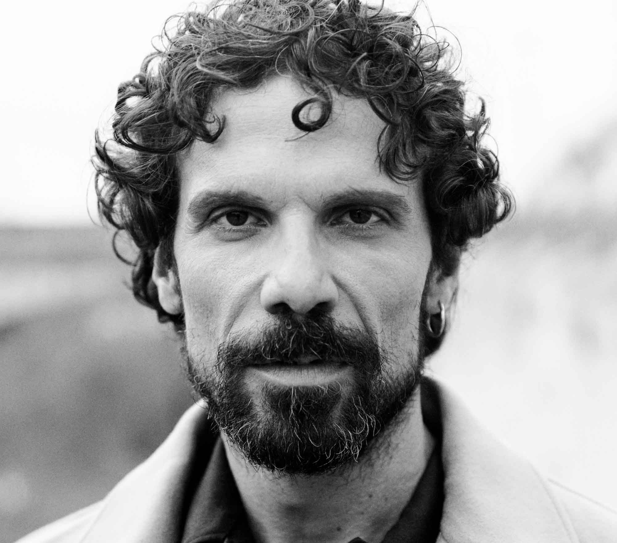 Ambizione e rovina, Francesco Montanari racconta l’umanità attraverso Shakespeare