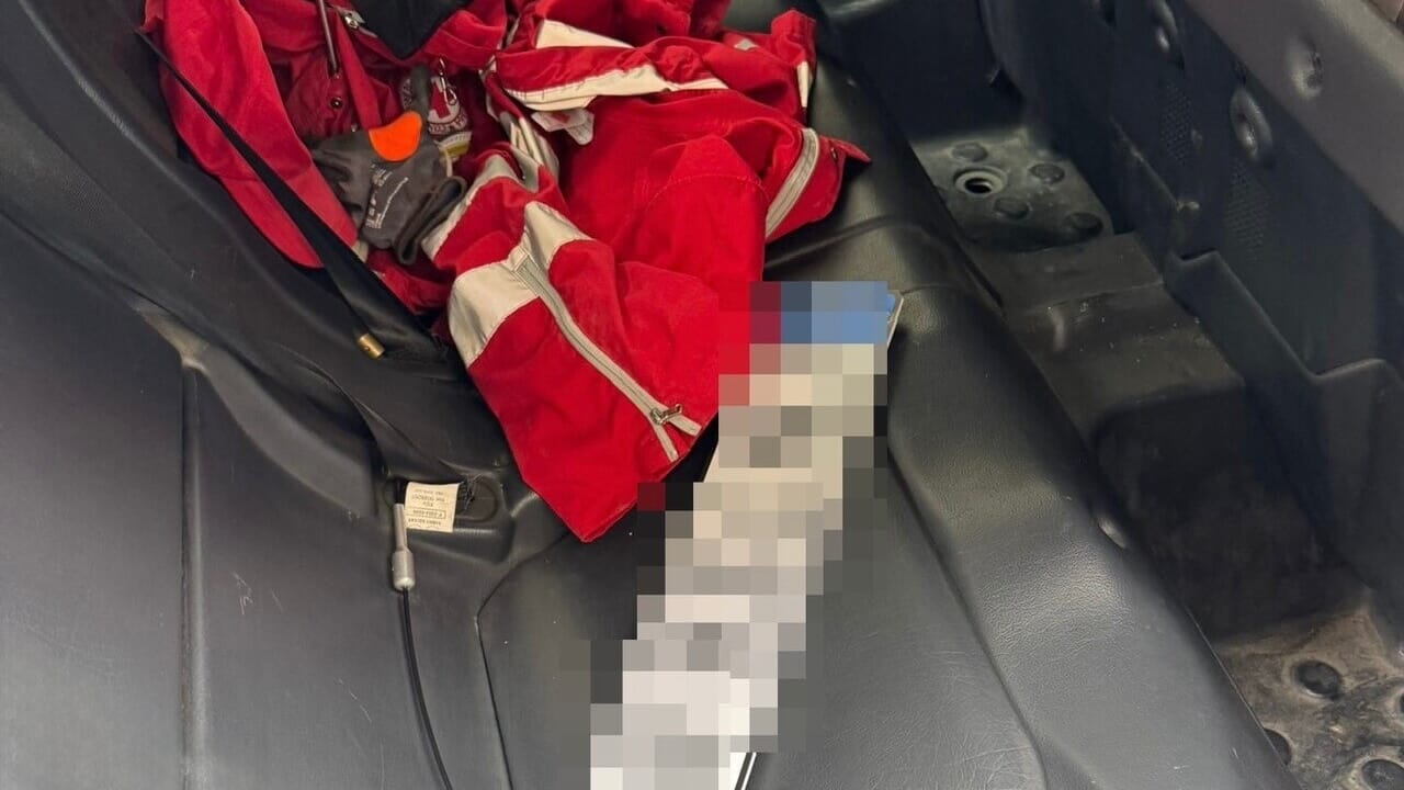 Incredibile tentativo di furto a Catania: si traveste da operatore della Croce Rossa e prova a svaligiare casa